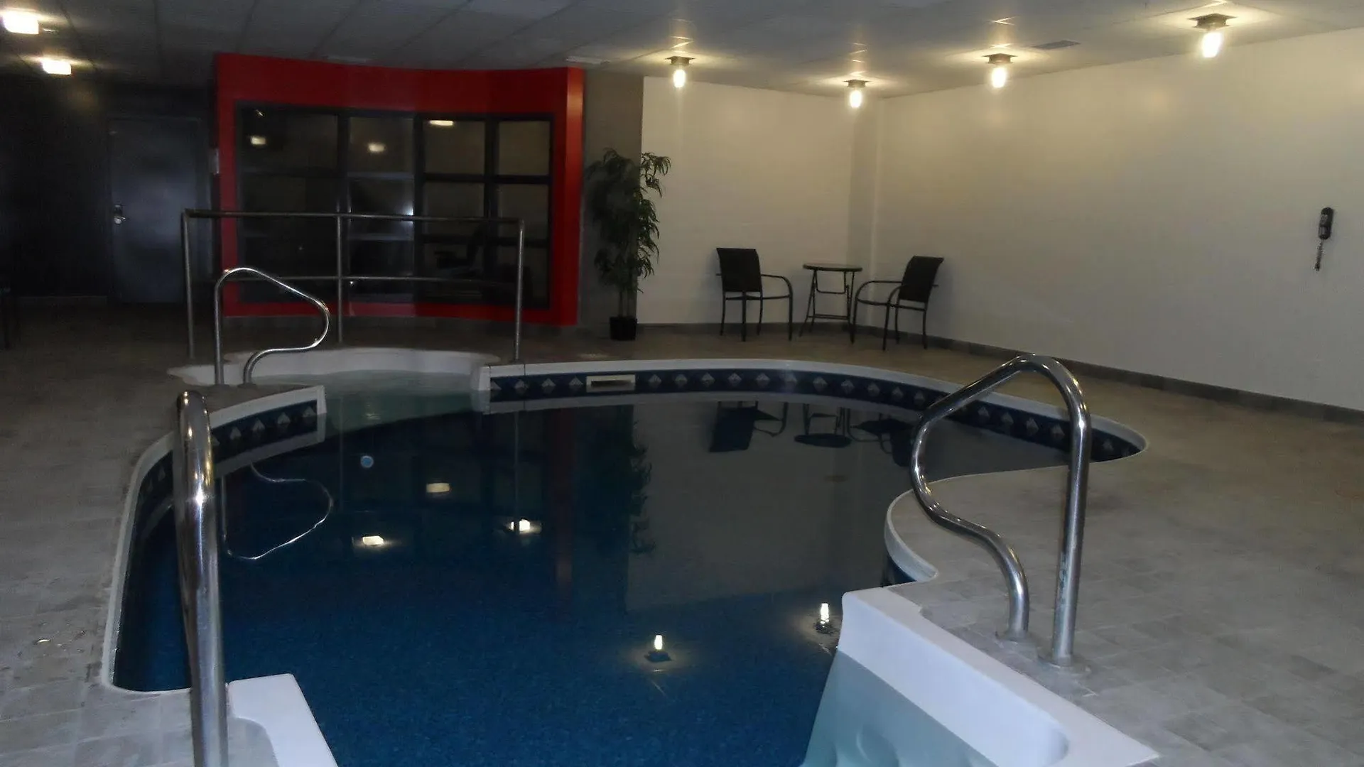Grand Times Hotel - Aeroport De Quebec 4*,